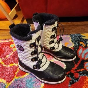 Girls winter boots size 4